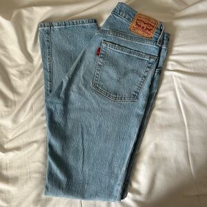 Light Wash Levi’s 501 Jean